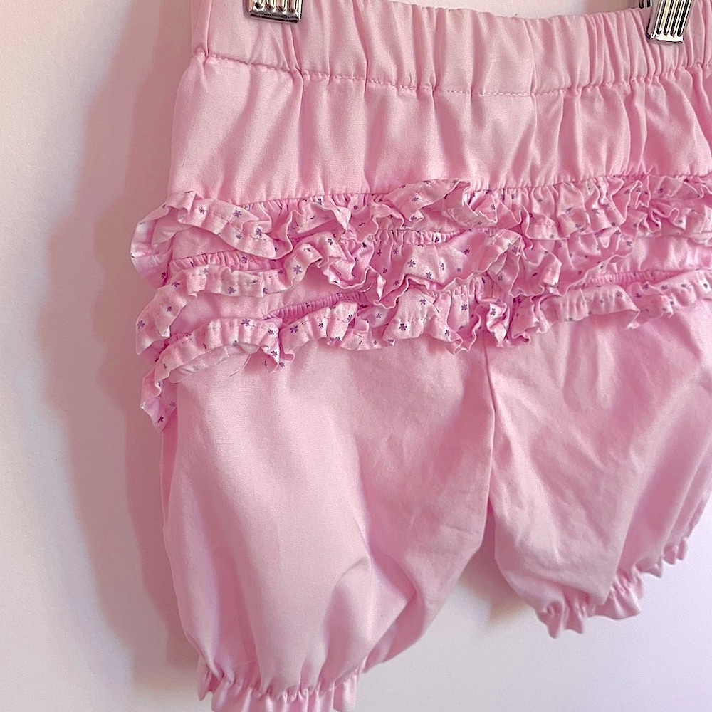 10/$35💥Ruffle Bum Pants, Tiny Silver Stars, Pale Pink, Woven Pantaloon Style